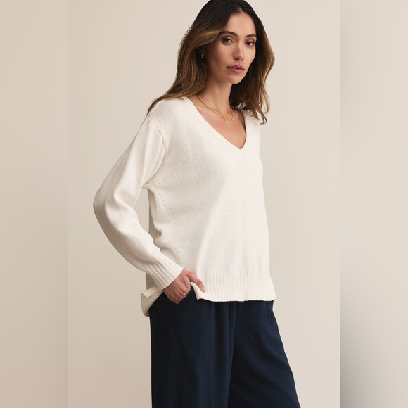 Z Supply Sweaters - Z Supply Sweater Long Sleeve V- Neck Cropped Gray Women’s Size Small